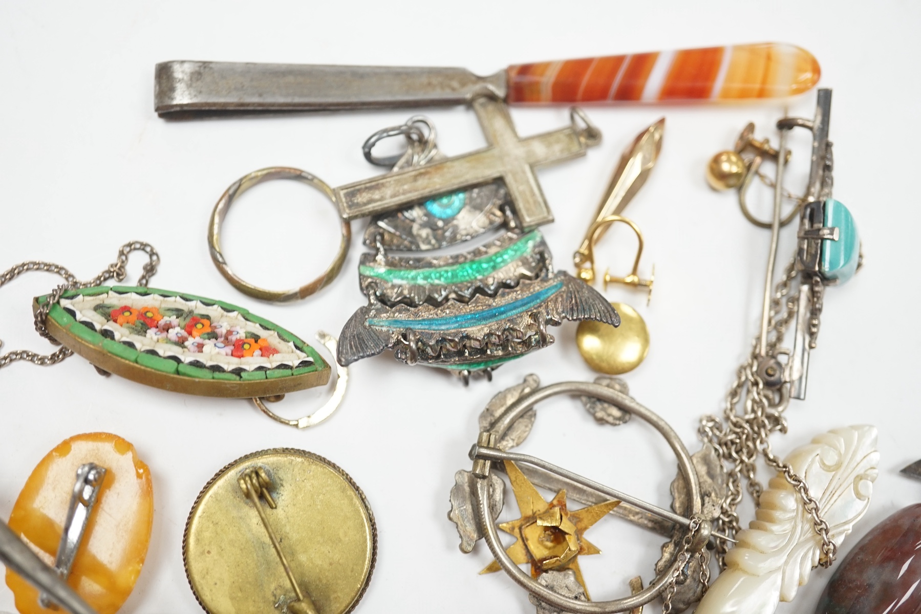 A collection of assorted Victorian and later jewellery, including silver brooch, 9ct ring, amethyst necklace, a 9ct gold manual wind wrist watch, etc. Condition - poor to fair